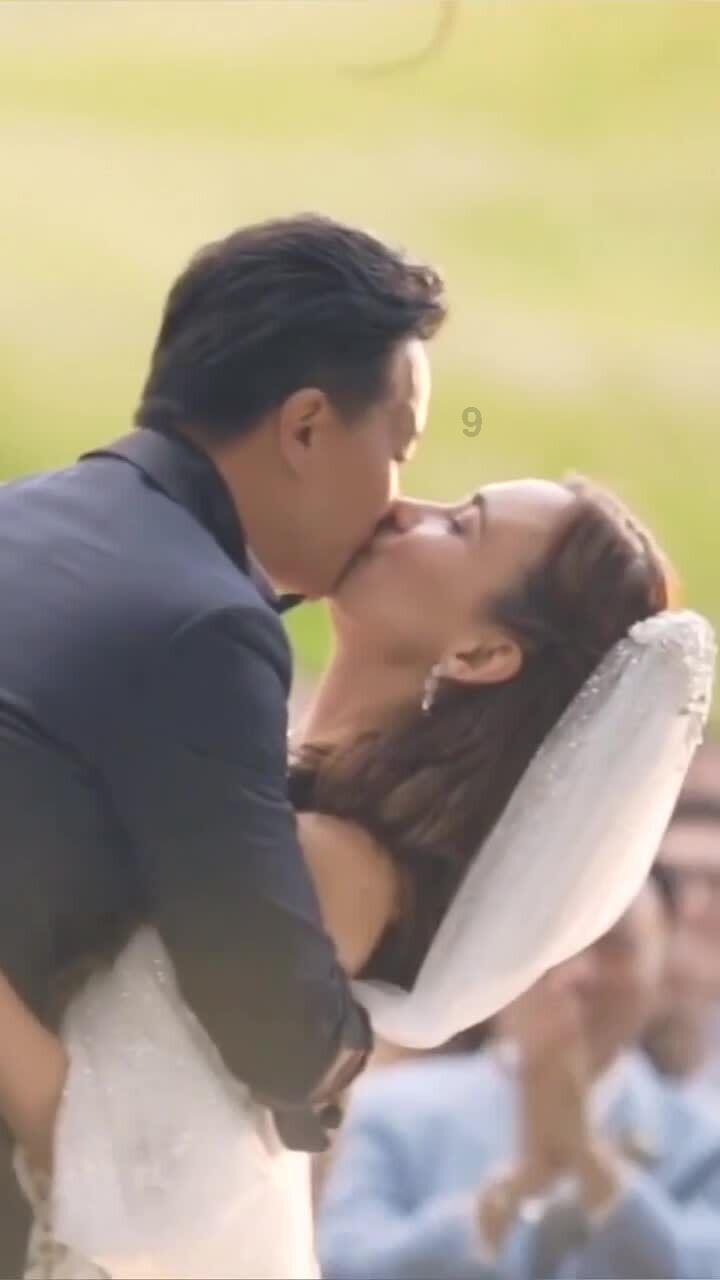 金庸一生的痛:起因10元小费,朱玫与他决然离婚,长子跳楼自杀